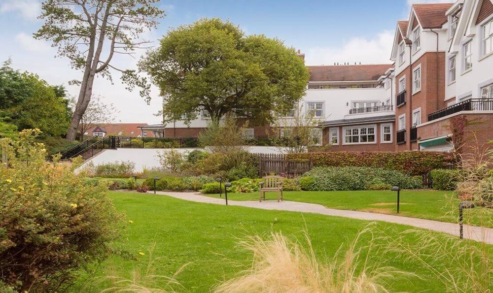 Llys Cyncoed Care Home Cyncoed Cardiff, Care UK